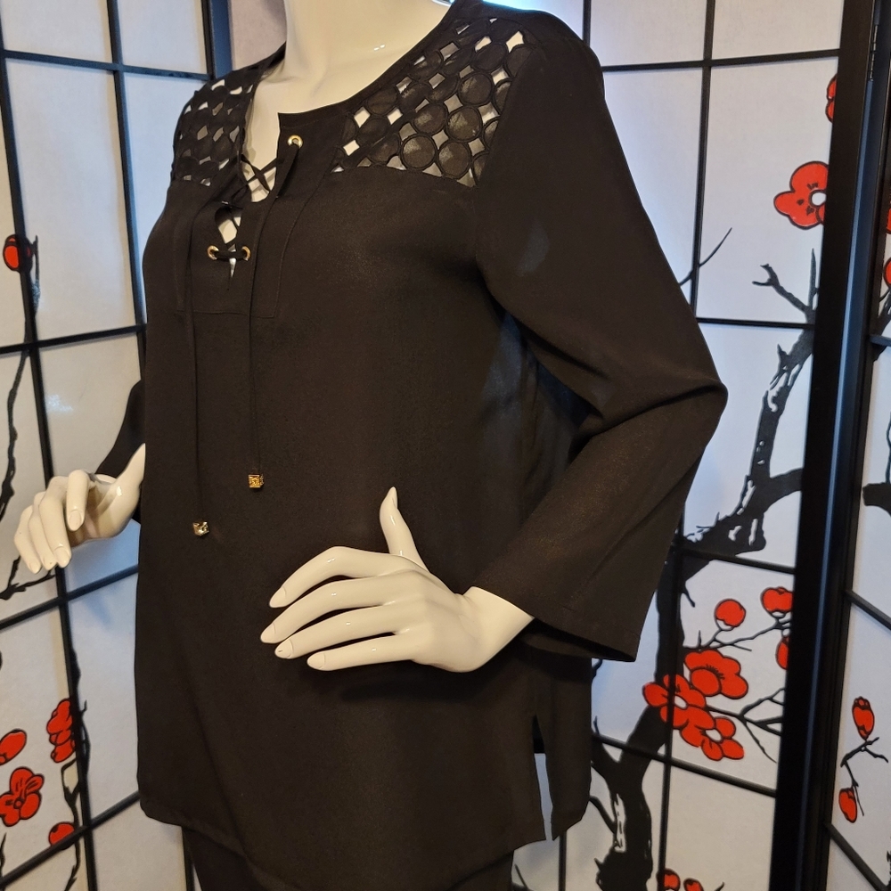 ANNE KLEIN BLACK ELEGANT  LADIES BLOUSE WITH SHEER SHOULDER ART/SIZE MEDIUM - Picture 11 of 13